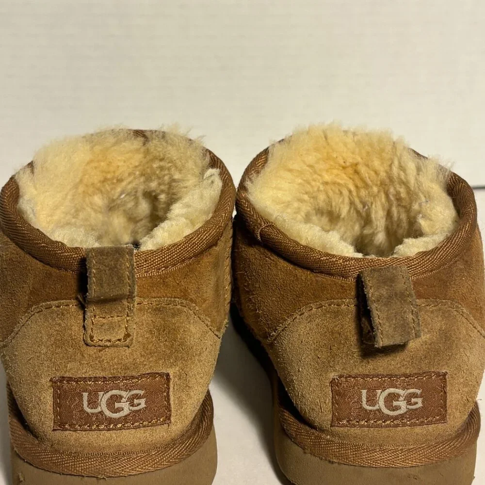 UGG Kids Classic Ultra Mini Boots Chestnut Suede Size 2 Youth - Picture 4 of 16